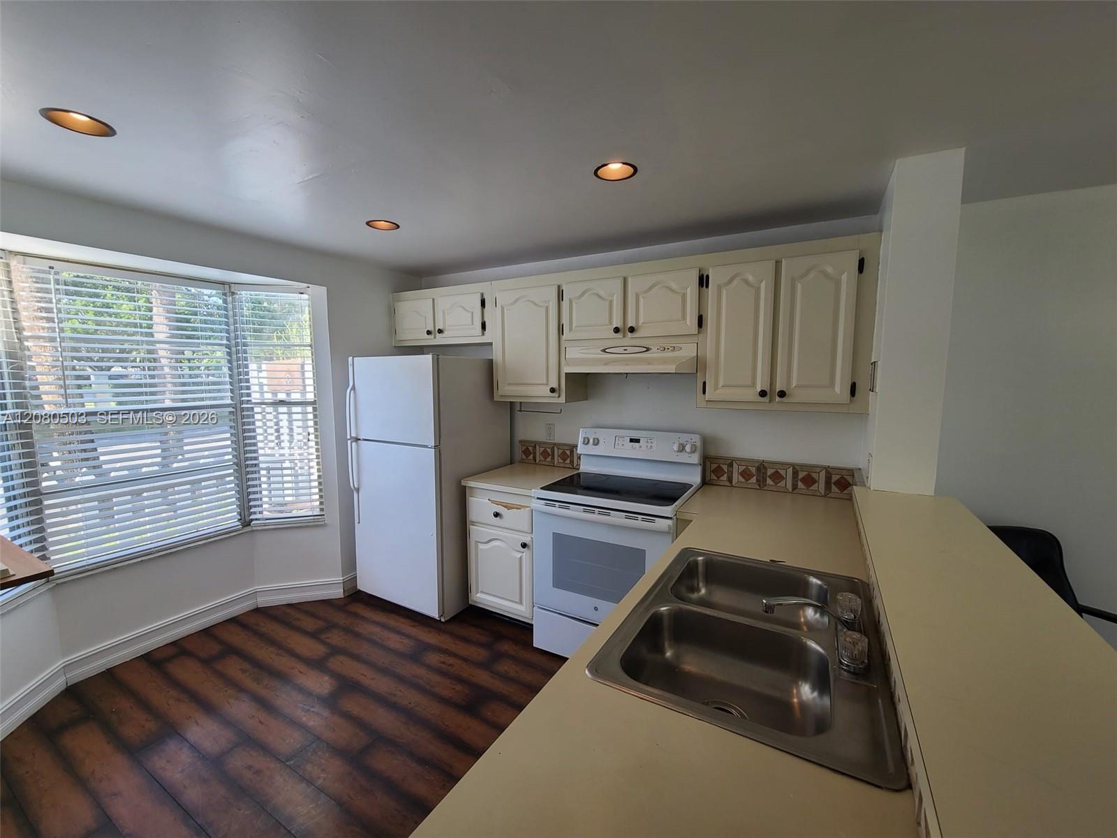 173 SW 3rd St # 173, Pompano Beach FL 33060 photo 3