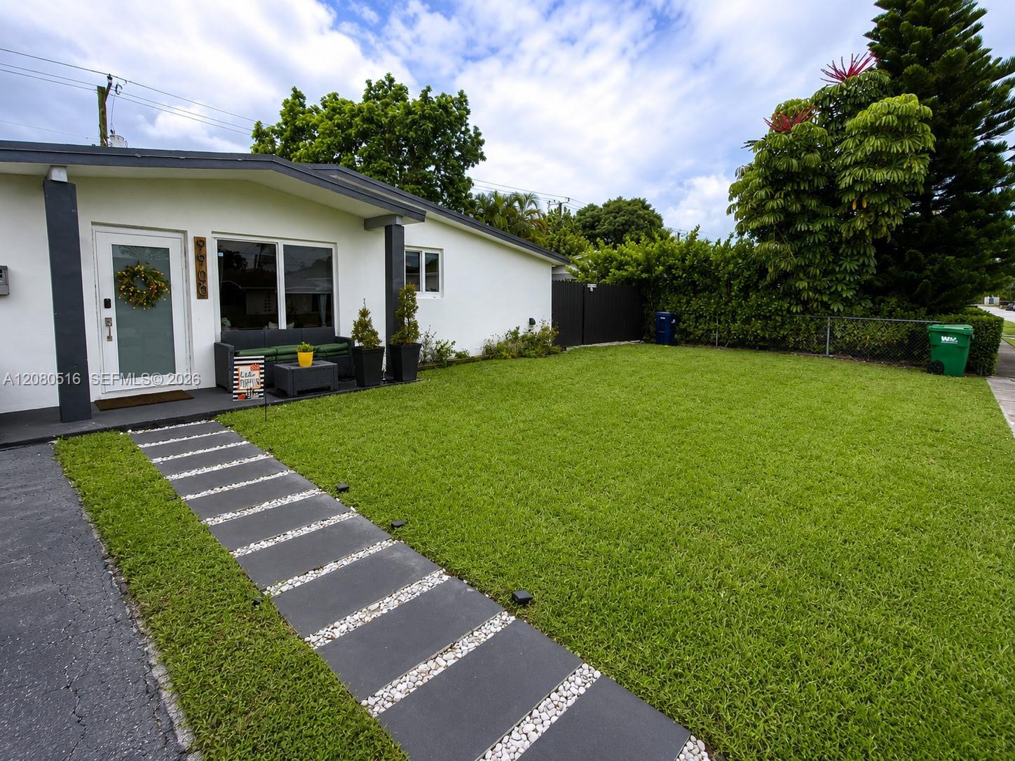 9900 SW 87th St, Miami FL 33173 photo 2