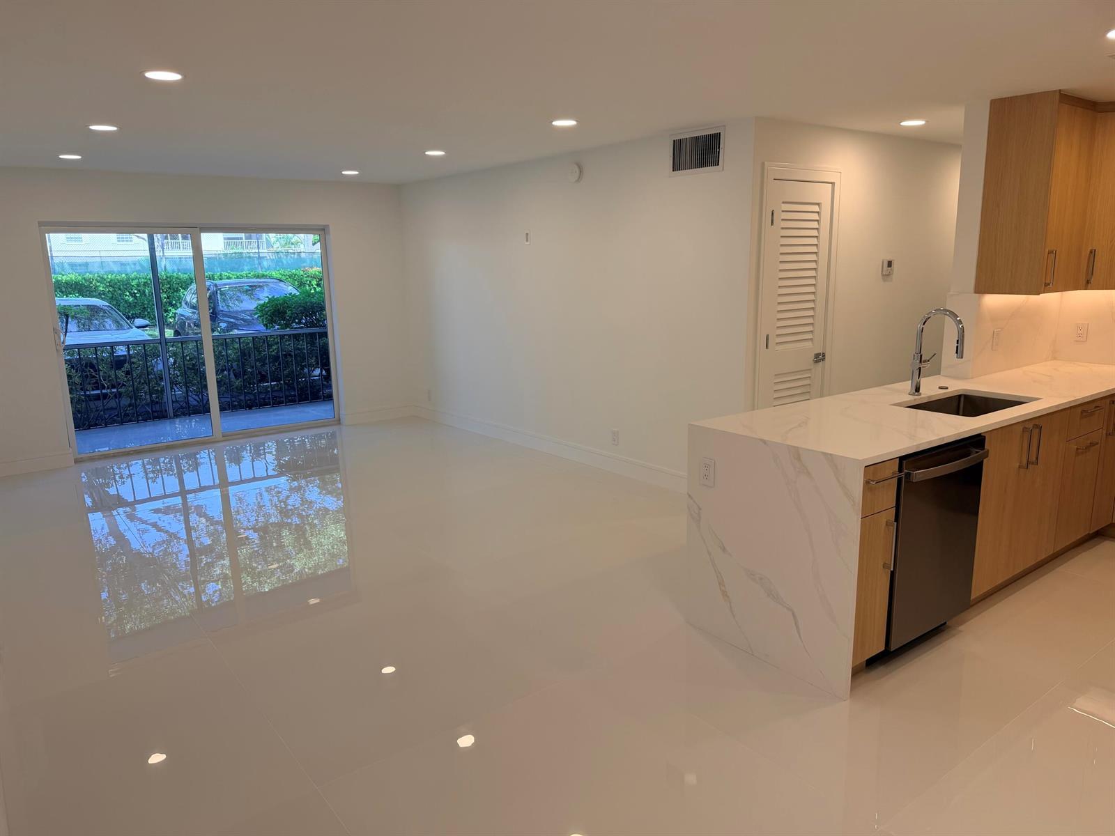 6439 BAY CLUB Drive # 1, Fort Lauderdale FL 33308 photo 3