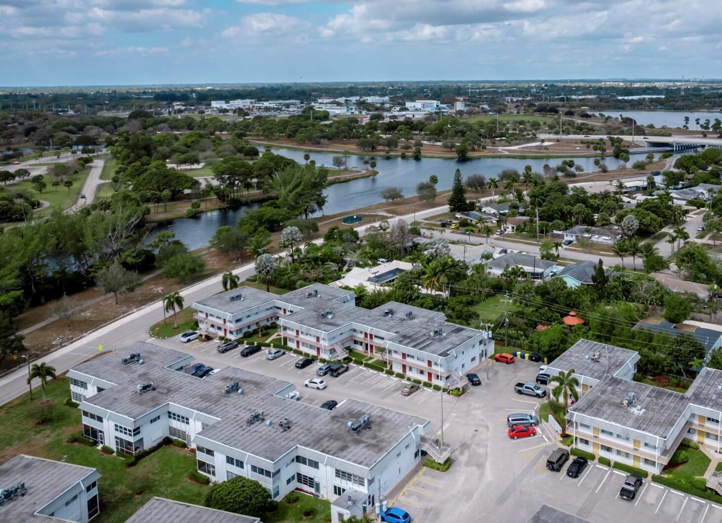 2840 Lake Osborne Drive # 111, Lake Worth FL 33461 photo 3