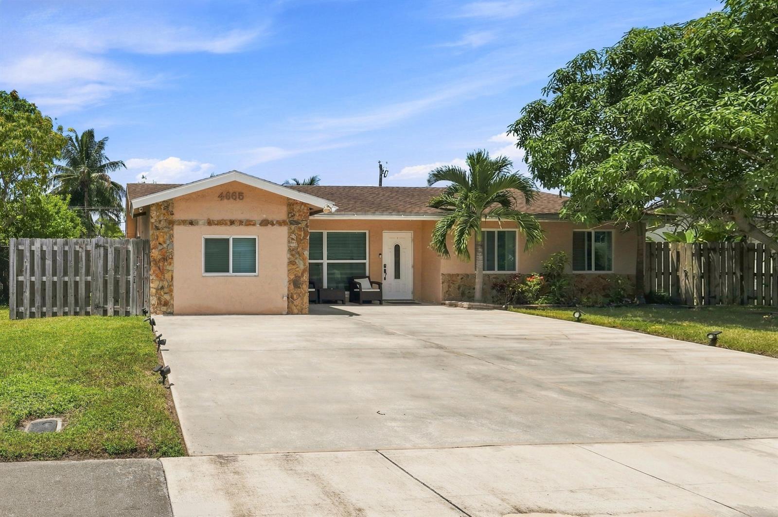 4665 NW 113TH Avenue, Sunrise FL 33323 photo 3