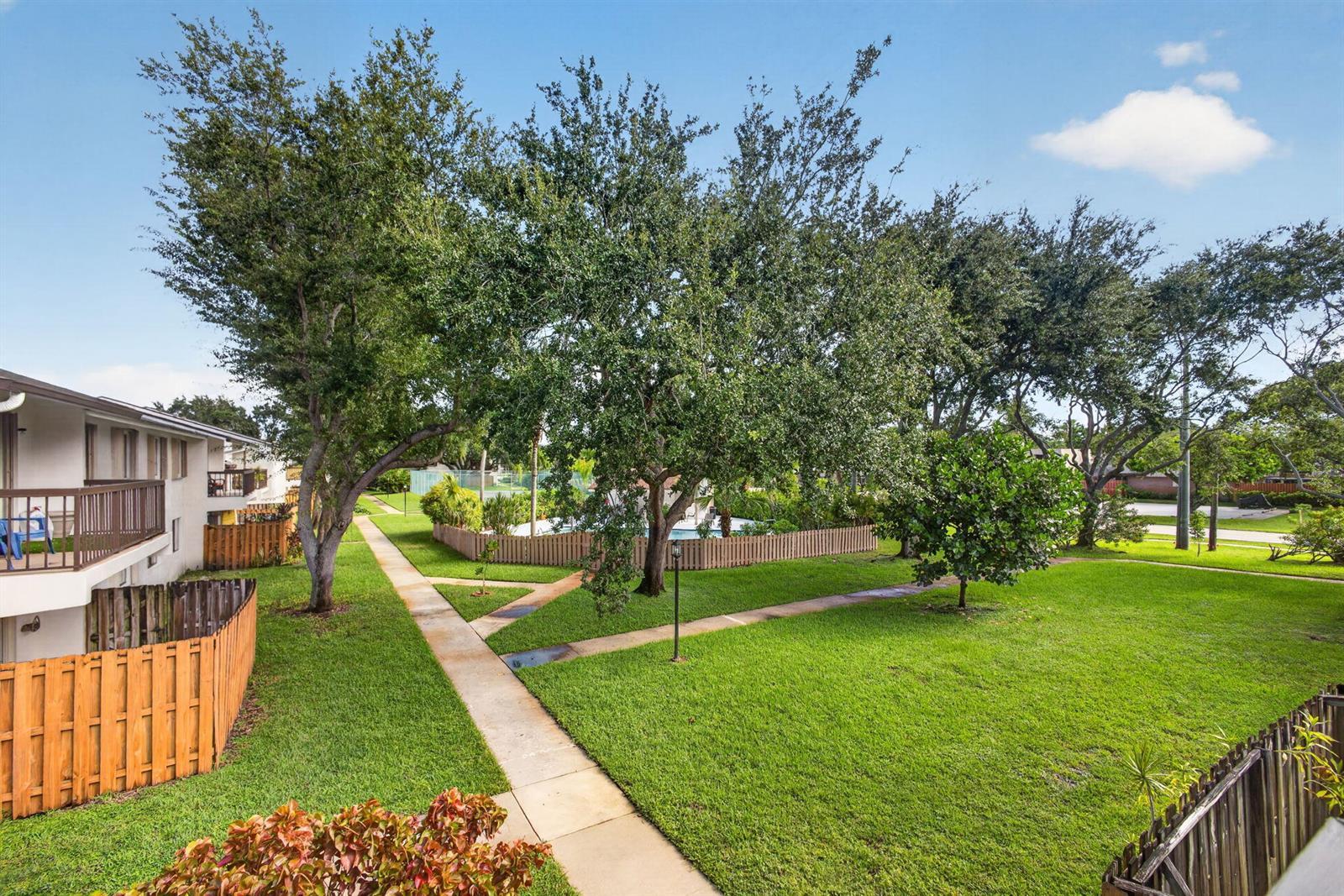 3404 Gardens E Drive # 21B, Palm Beach Gardens FL 33410 photo 2