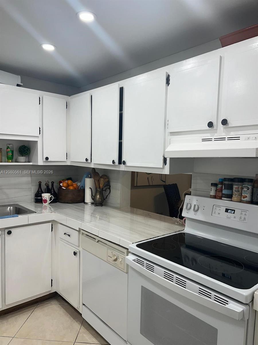 8764 SW 12th St # 105, Miami FL 33174 photo 3