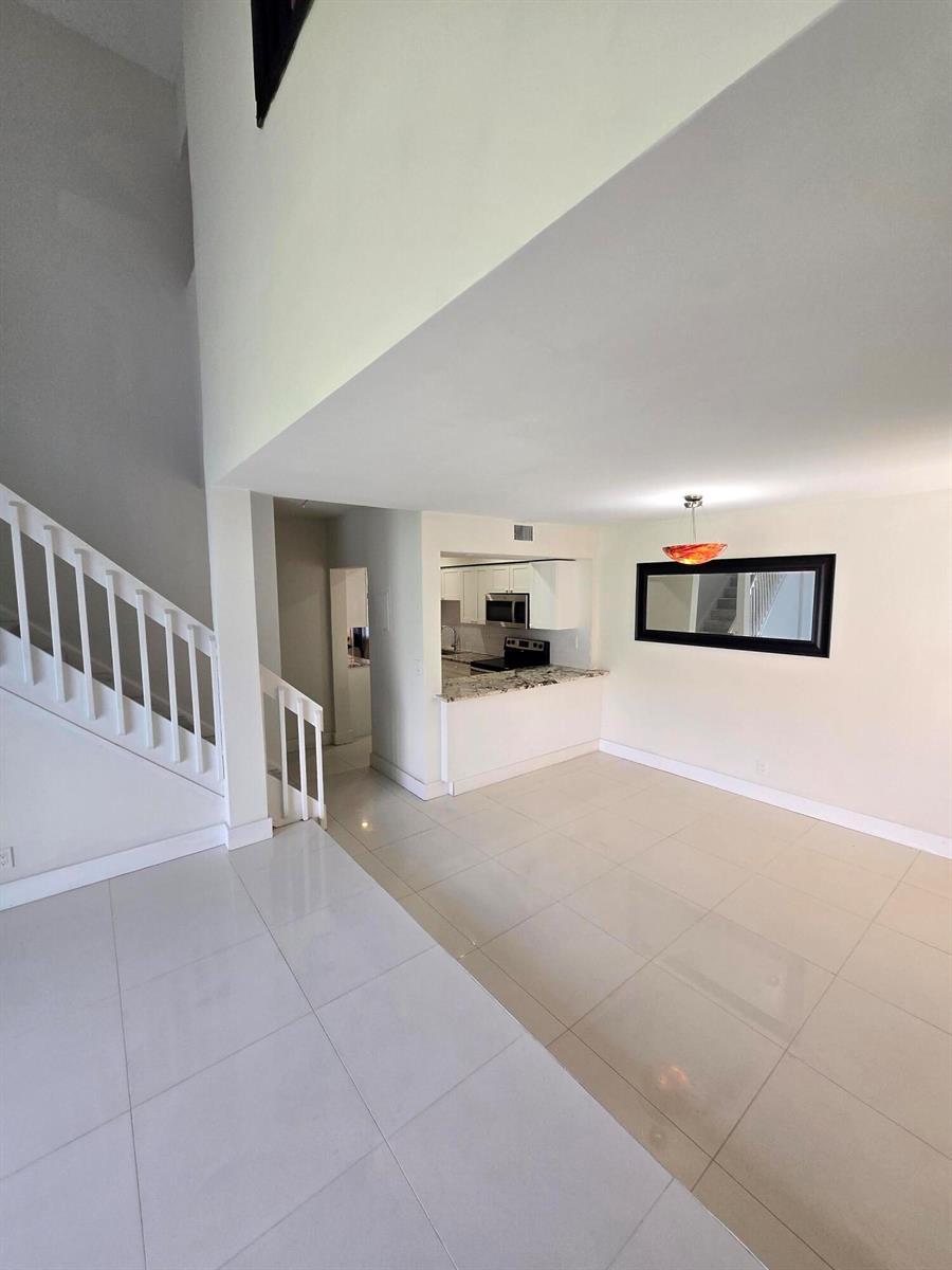 4083 CORAL SPRINGS Drive, Coral Springs FL 33065 photo 3