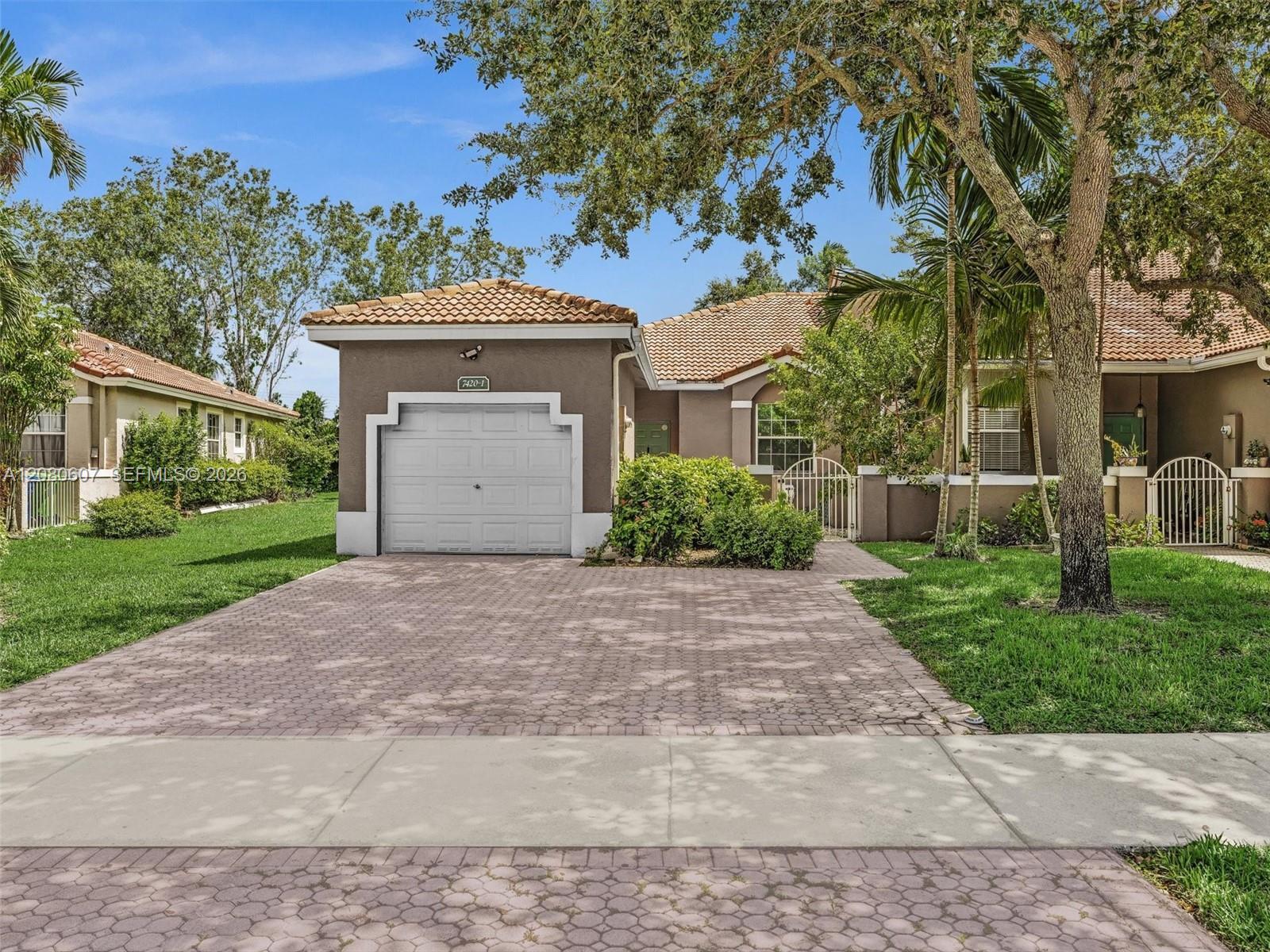 7420 S Aragon Blvd # 1, Sunrise FL 33313