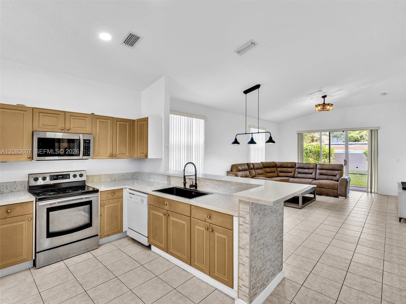7420 S Aragon Blvd # 1, Sunrise FL 33313 photo 4