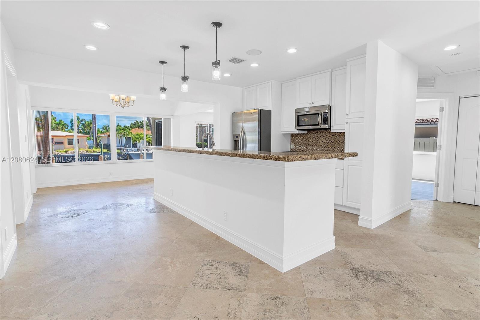 2273 SE 14th St, Pompano Beach FL 33062 photo 3