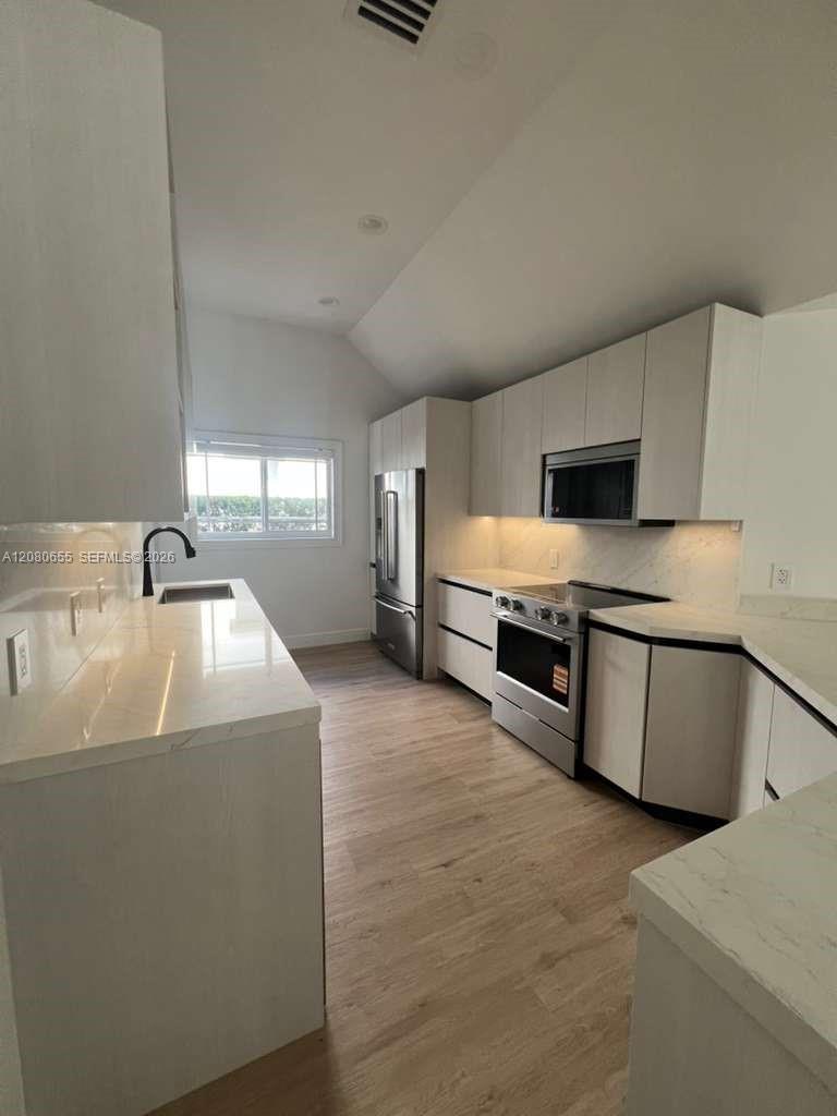211 SW 29th Rd, Miami FL 33129 photo 4