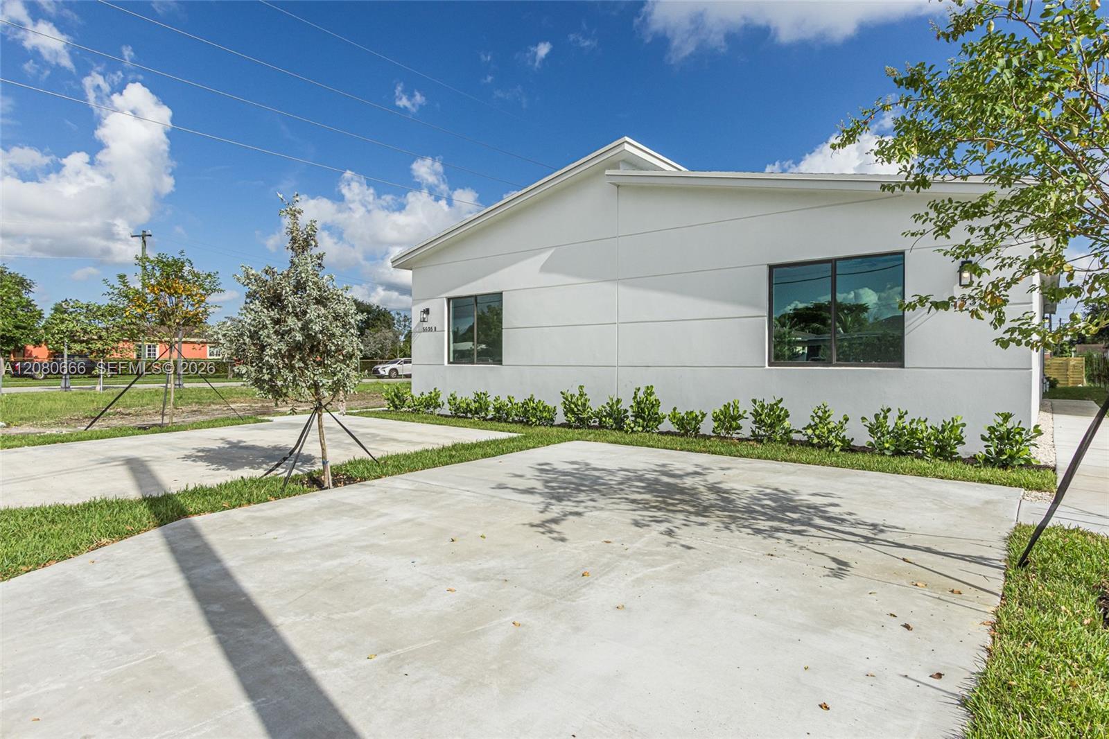 5535 SW 19th St, West Park FL 33023 photo 3
