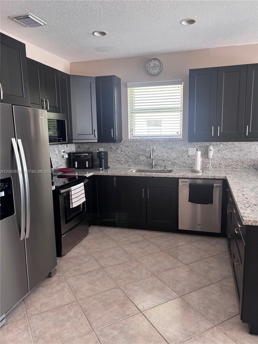 2223 SW 134th Ave, Miramar FL 33027 photo 4
