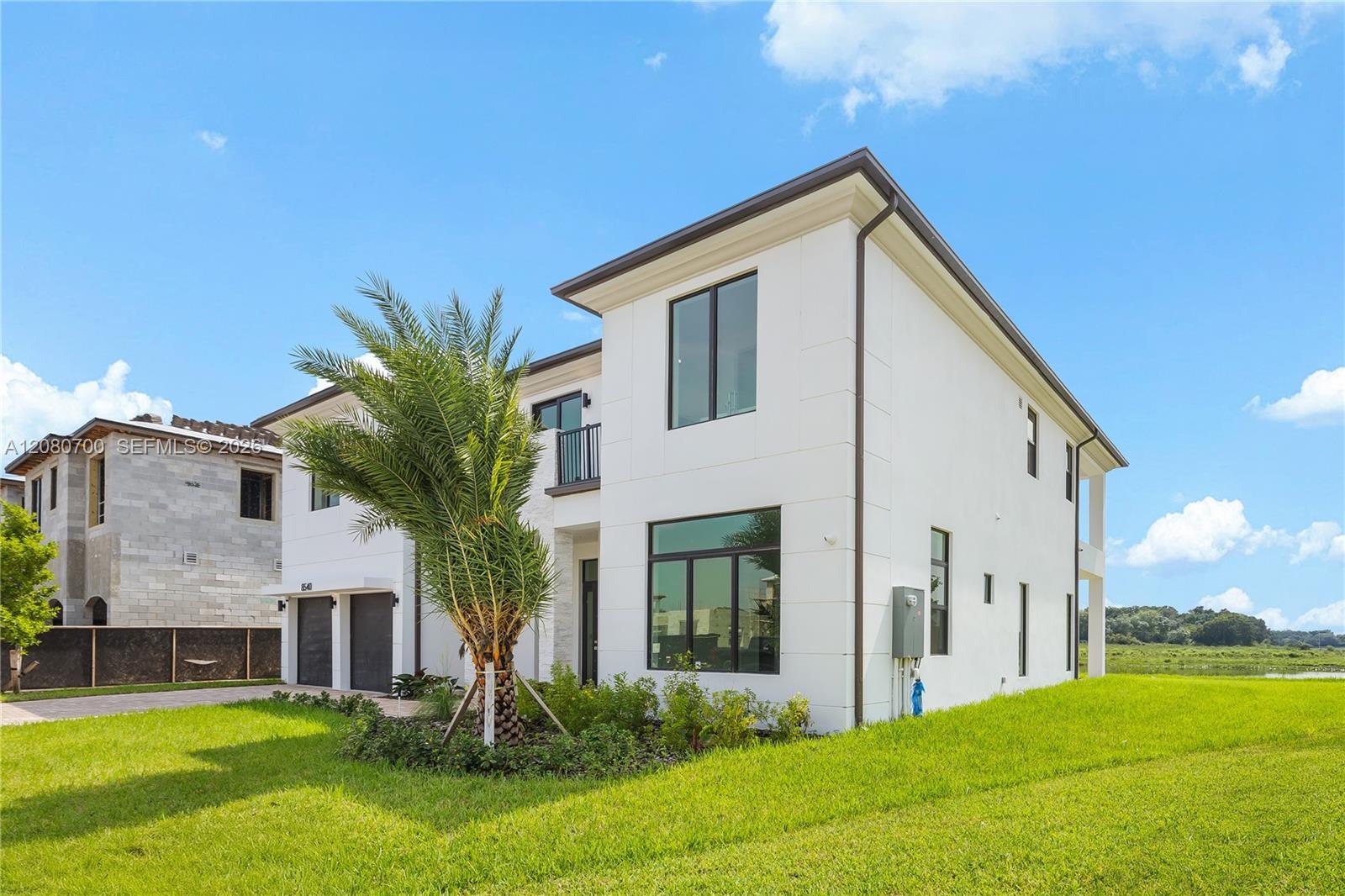 8540 NW 160th Terrace, Miami Lakes FL 33016 photo 2