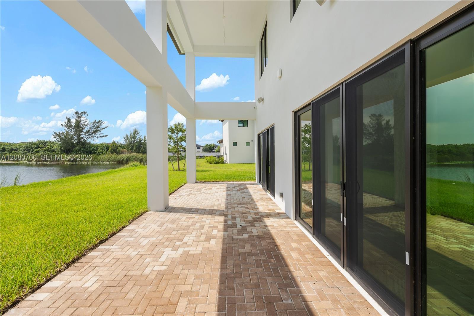 8540 NW 160th Terrace, Miami Lakes FL 33016 photo 5