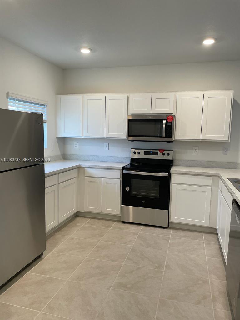 333 NE 1st Dr, Florida City FL 33034 photo 2