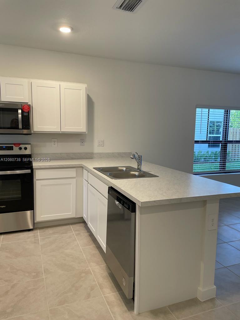 333 NE 1st Dr, Florida City FL 33034 photo 3