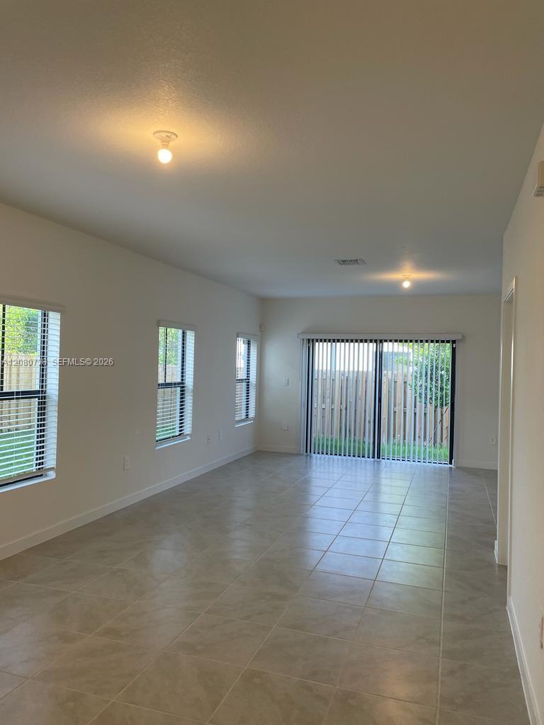 333 NE 1st Dr, Florida City FL 33034 photo 5