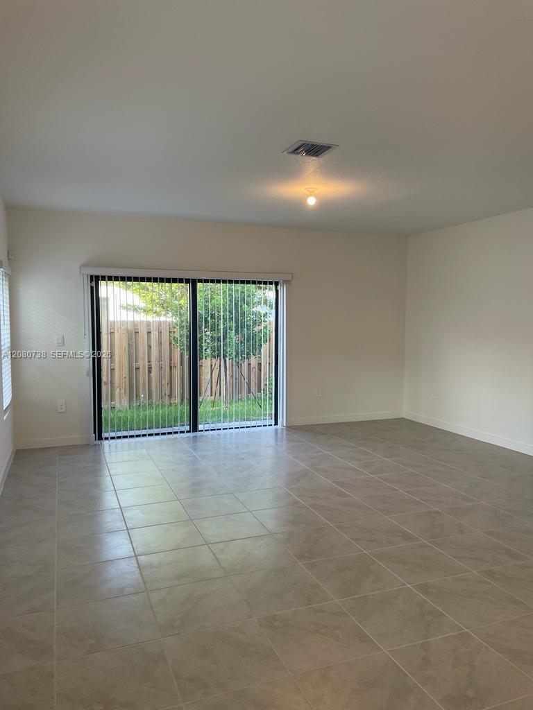 333 NE 1st Dr, Florida City FL 33034 photo 4