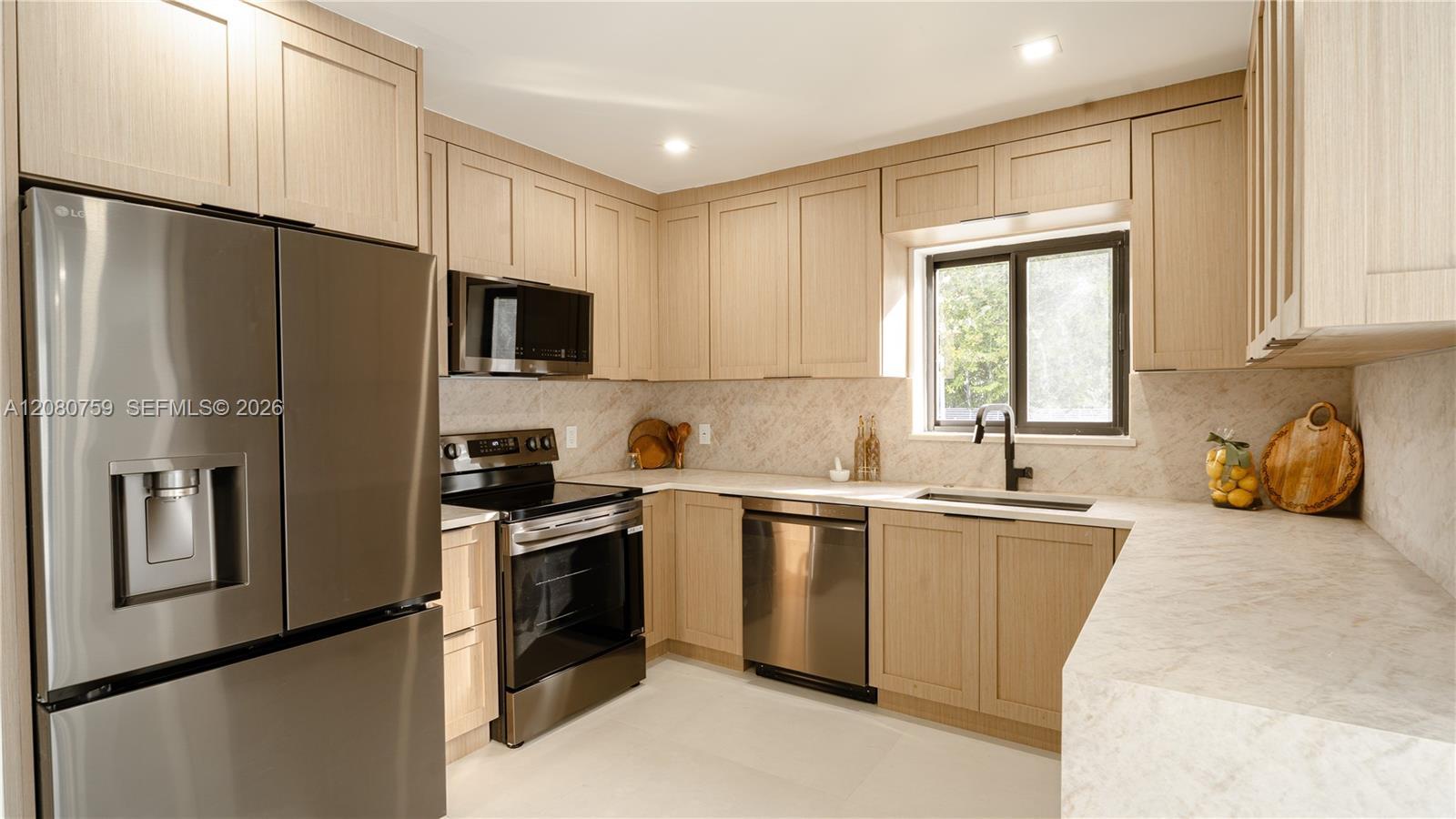 1221 Biarritz Dr, Miami Beach FL 33141 photo 2