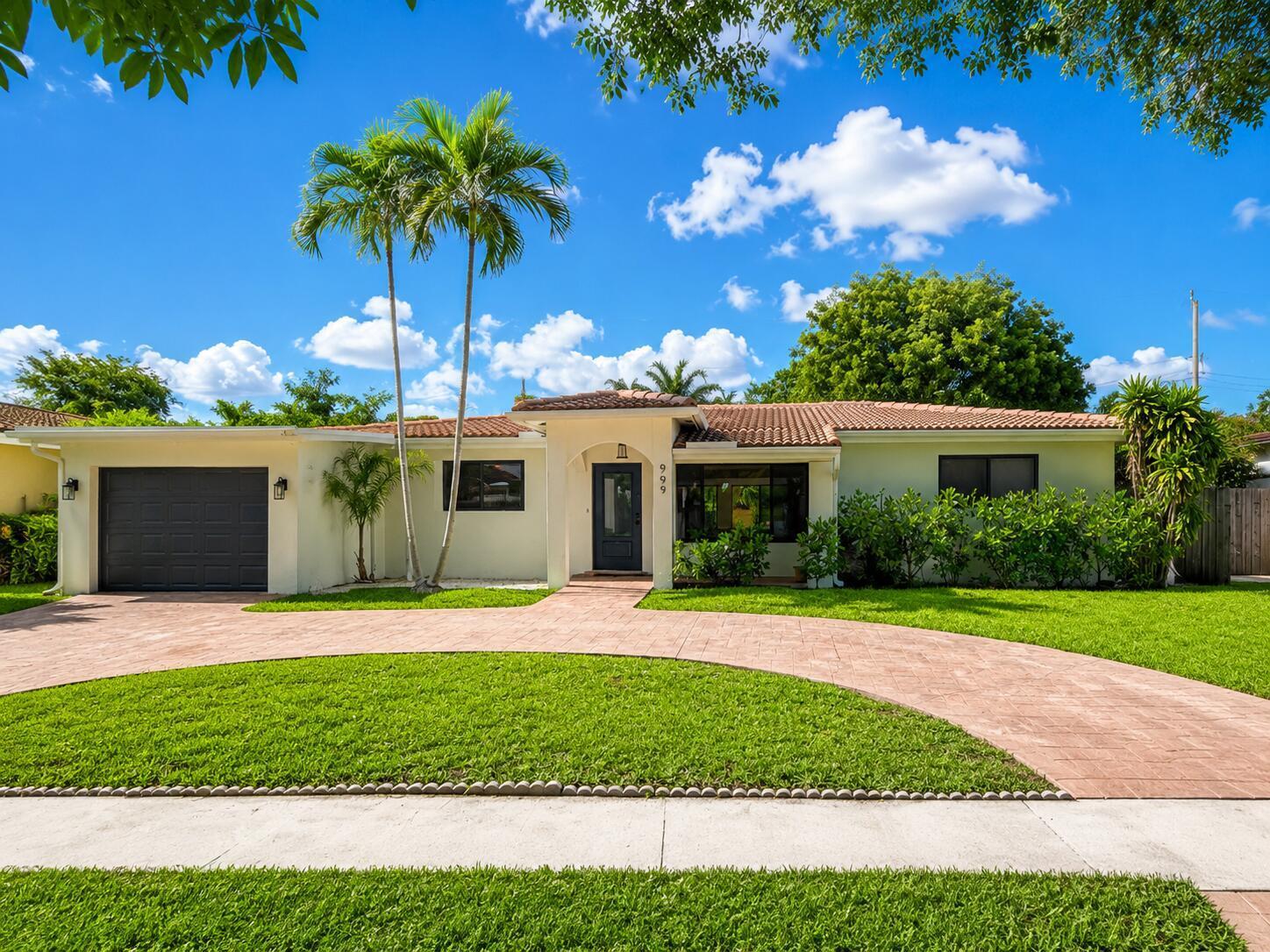 909 SE 14TH Drive, Deerfield Beach FL 33441 photo 3