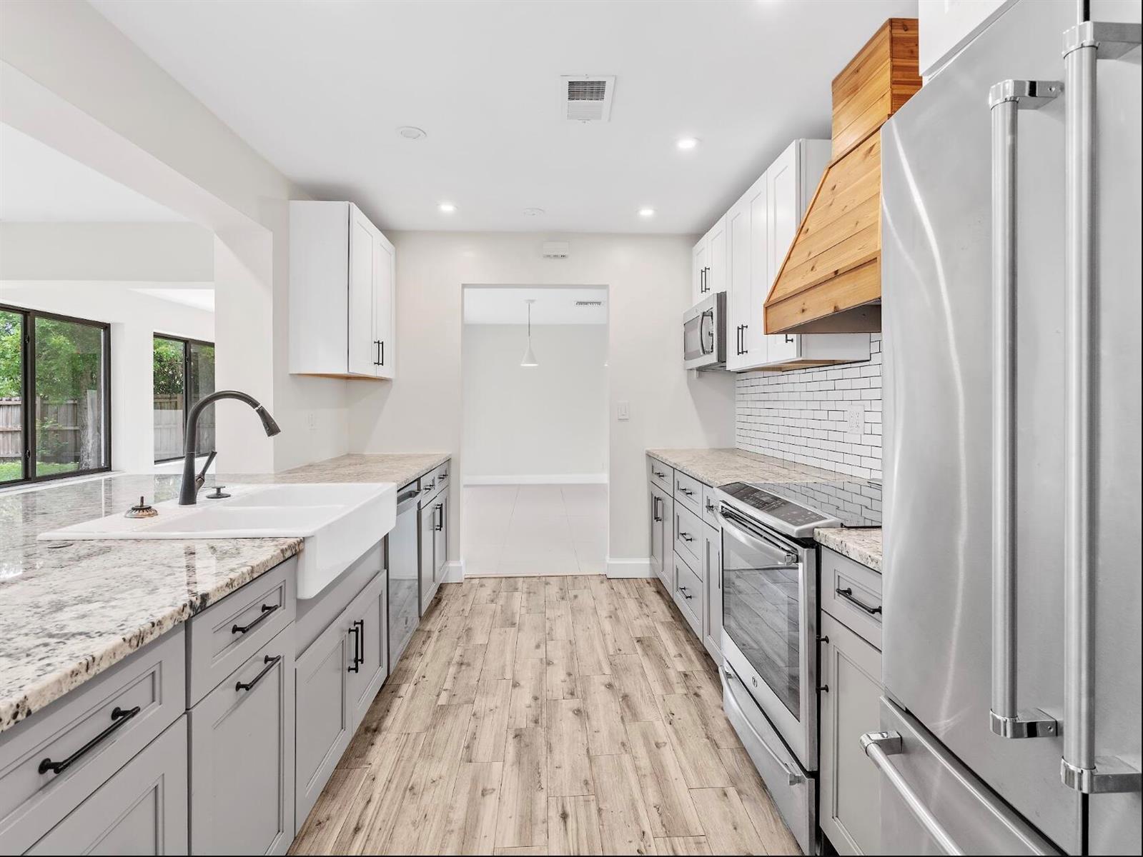 909 SE 14TH Drive, Deerfield Beach FL 33441 photo 5