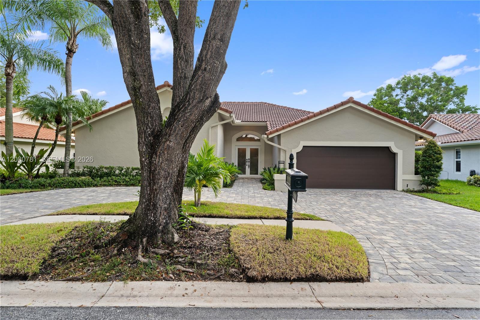 1900 Lakeshore Dr, Weston FL 33326 photo 2