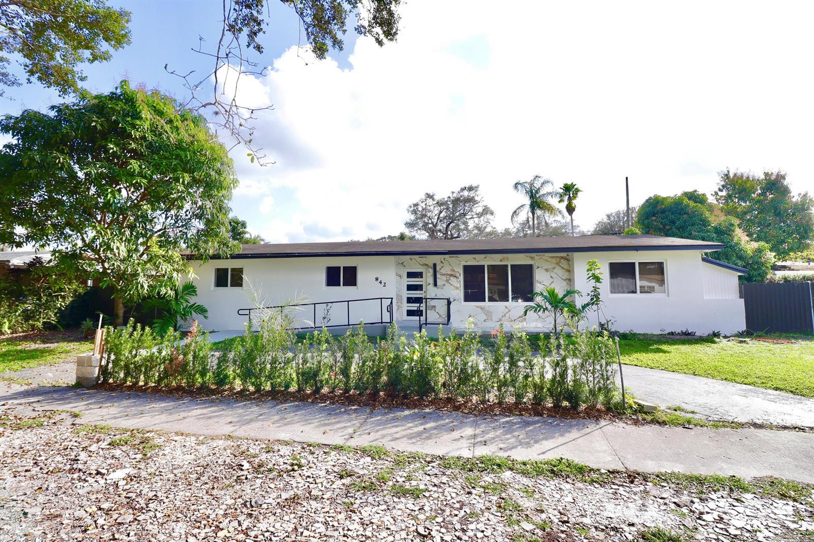 842 NE 154TH Street, Miami FL 33162