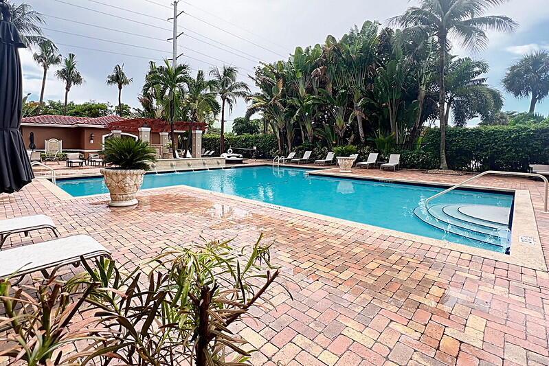 616 CLEARWATER PARK Road # 513, West Palm Beach FL 33401