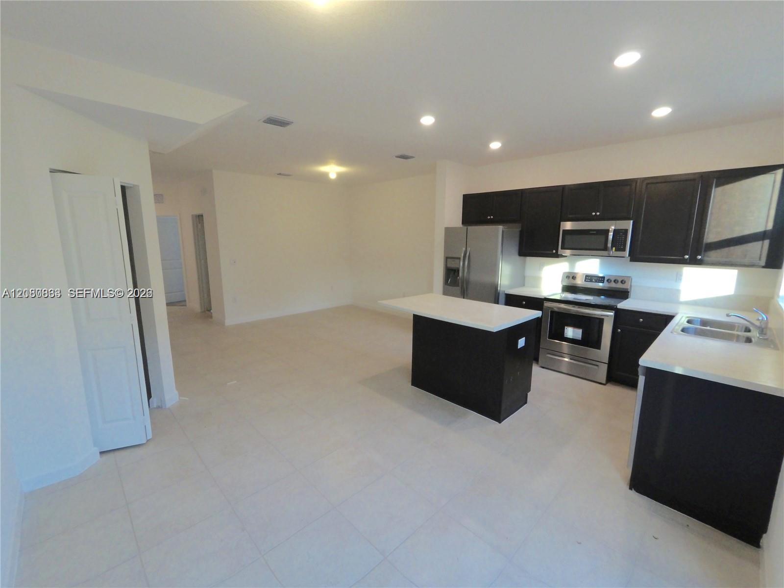 312 NE 208th Ter # 312, Miami FL 33179 photo 3