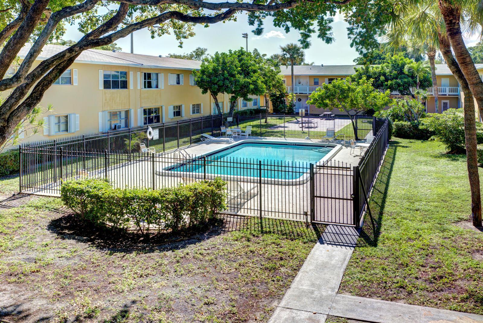 420 SE 2ND Avenue # 23, Deerfield Beach FL 33441 photo 2
