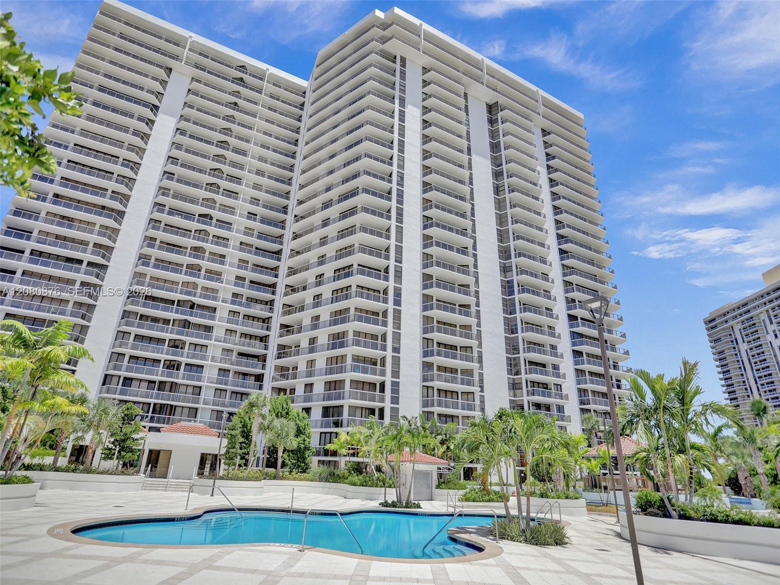 20281 E Country Club Dr, Aventura FL 33180 photo 4
