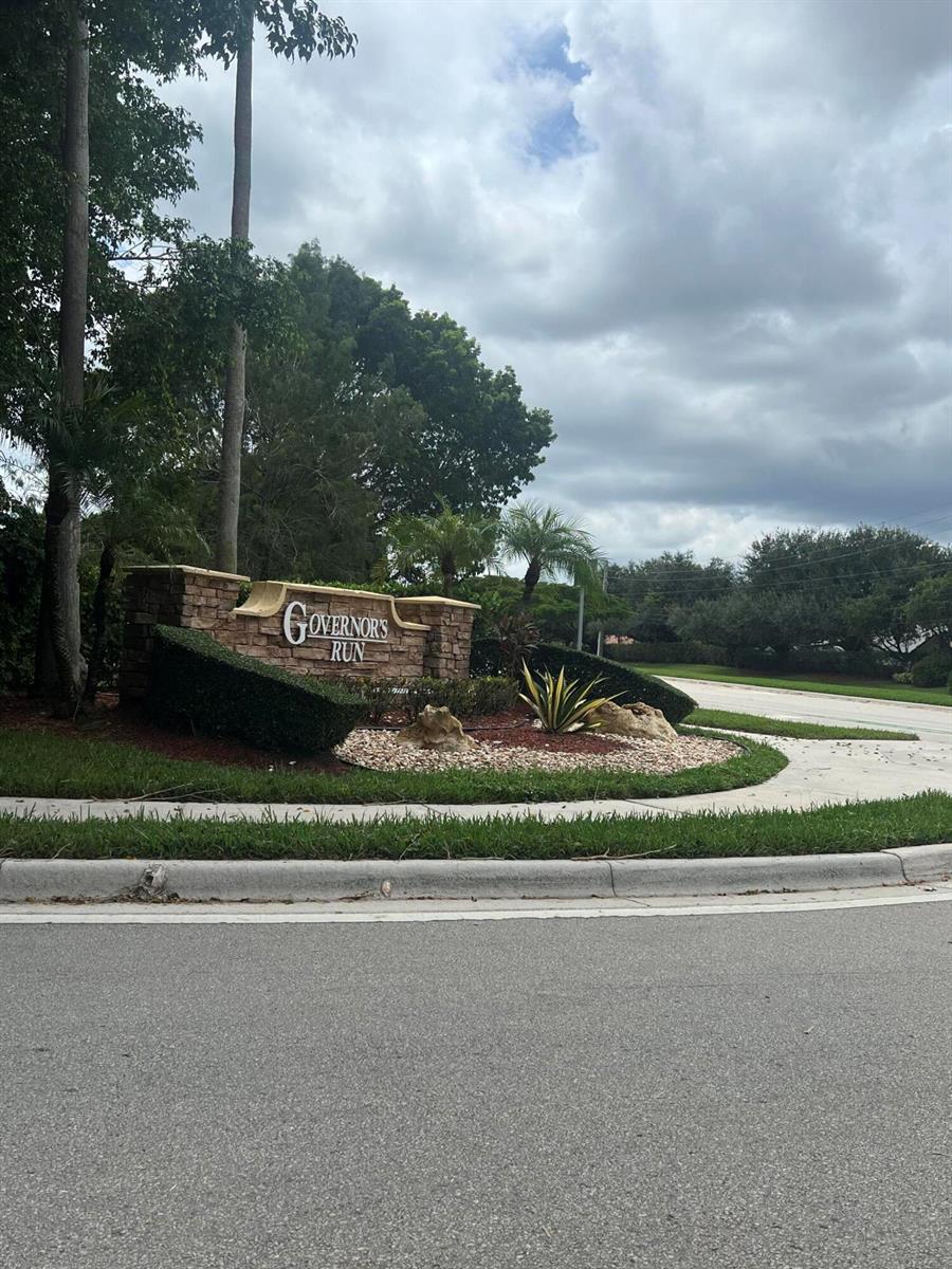 315 NW 158TH Lane, Pembroke Pines FL 33028 photo 3