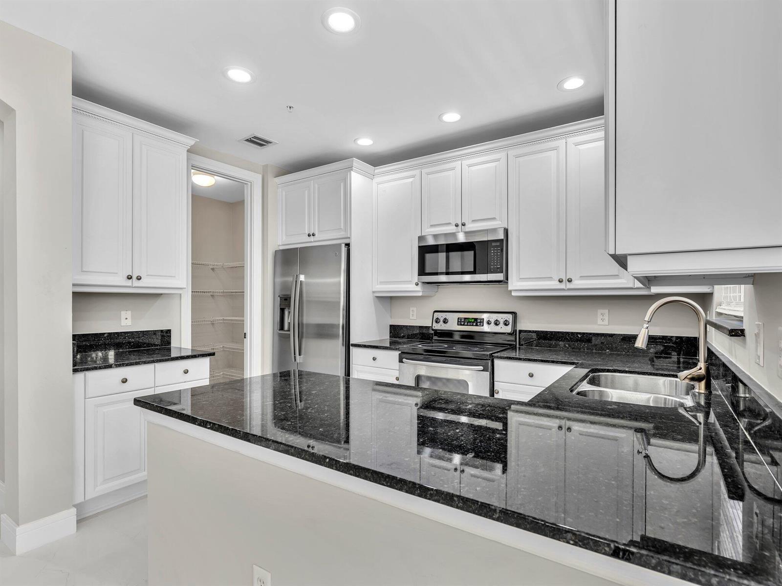 2751 RAVELLA Way, Palm Beach Gardens FL 33410 photo 2