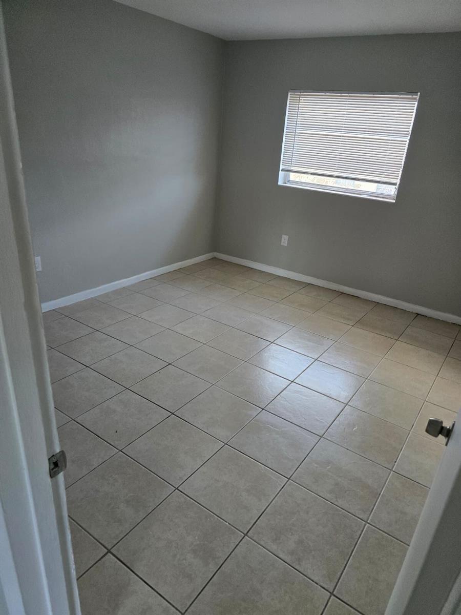 2285 NE 172ND Street # 15, North Miami Beach FL 33160 photo 4