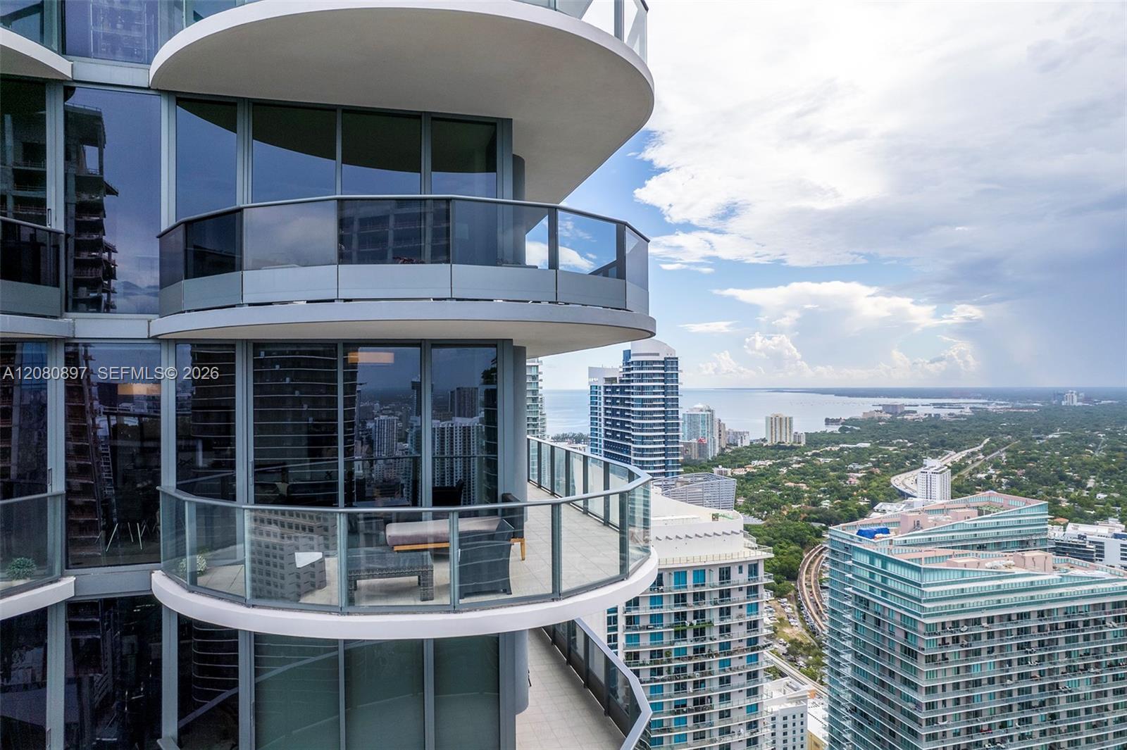 1000 Brickell Plz, Miami FL 33131 photo 4
