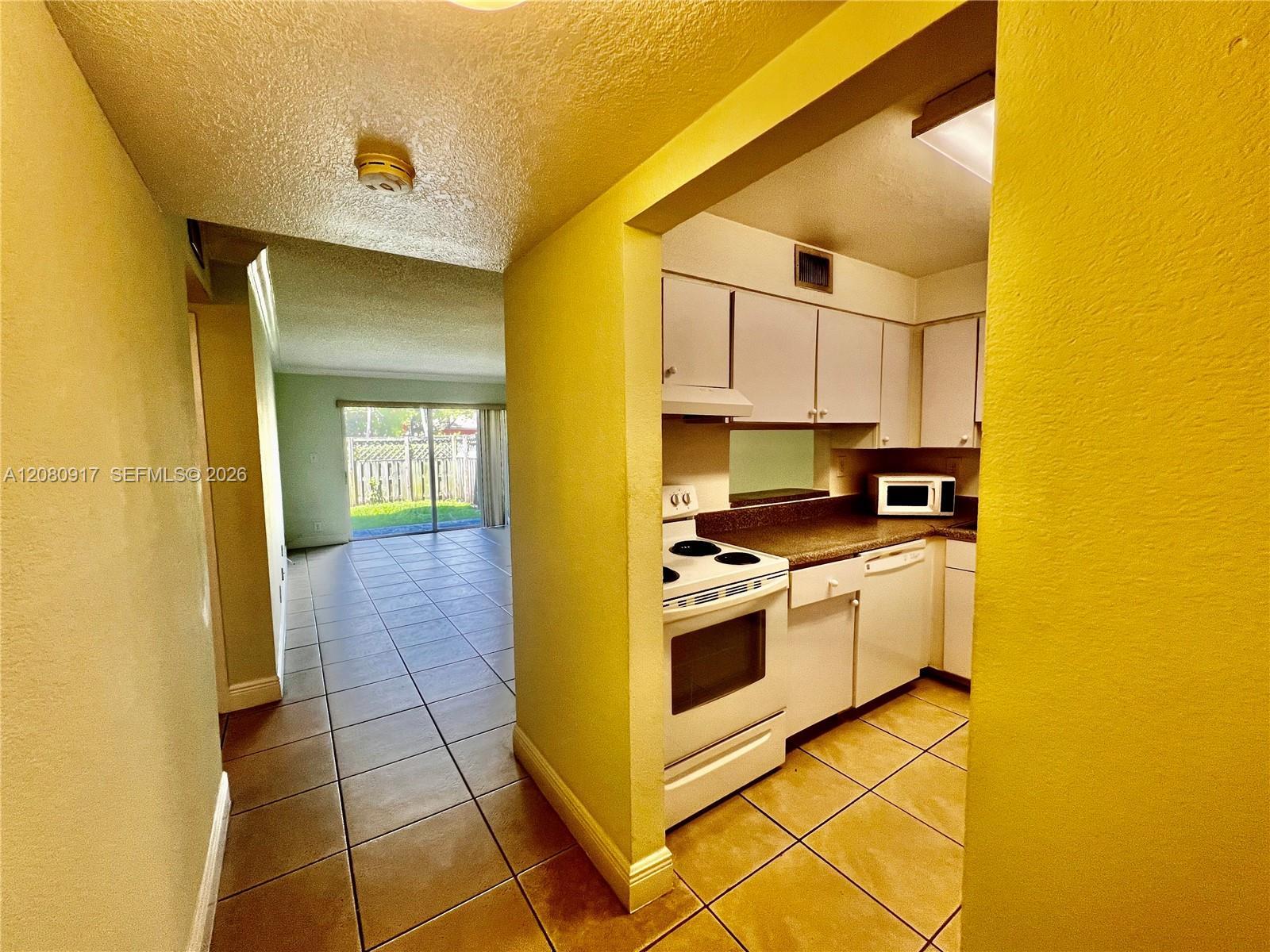 5201 Geneva Way # 109, Doral FL 33166 photo 2