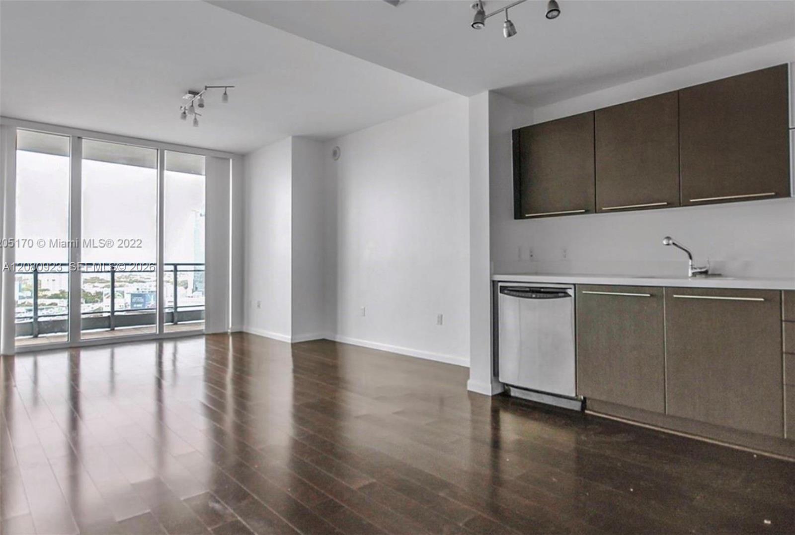 90 SW 3rd St # 2210, Miami FL 33130 photo 2