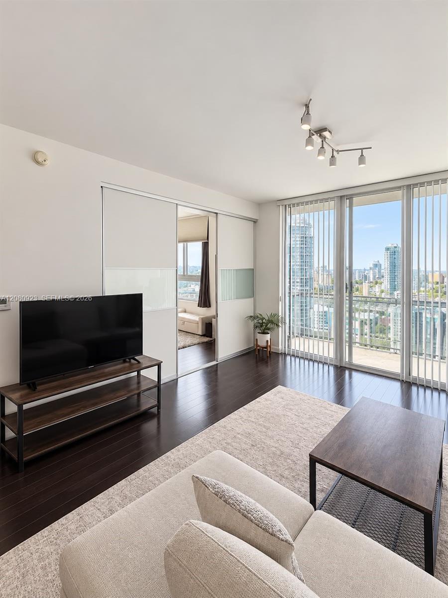 90 SW 3rd St # 2210, Miami FL 33130 photo 3