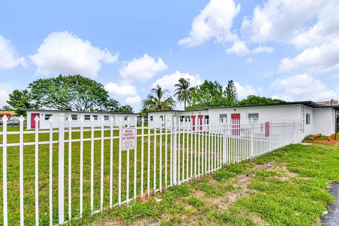 1725 NE 148TH Street # 2, Miami FL 33181 photo 2