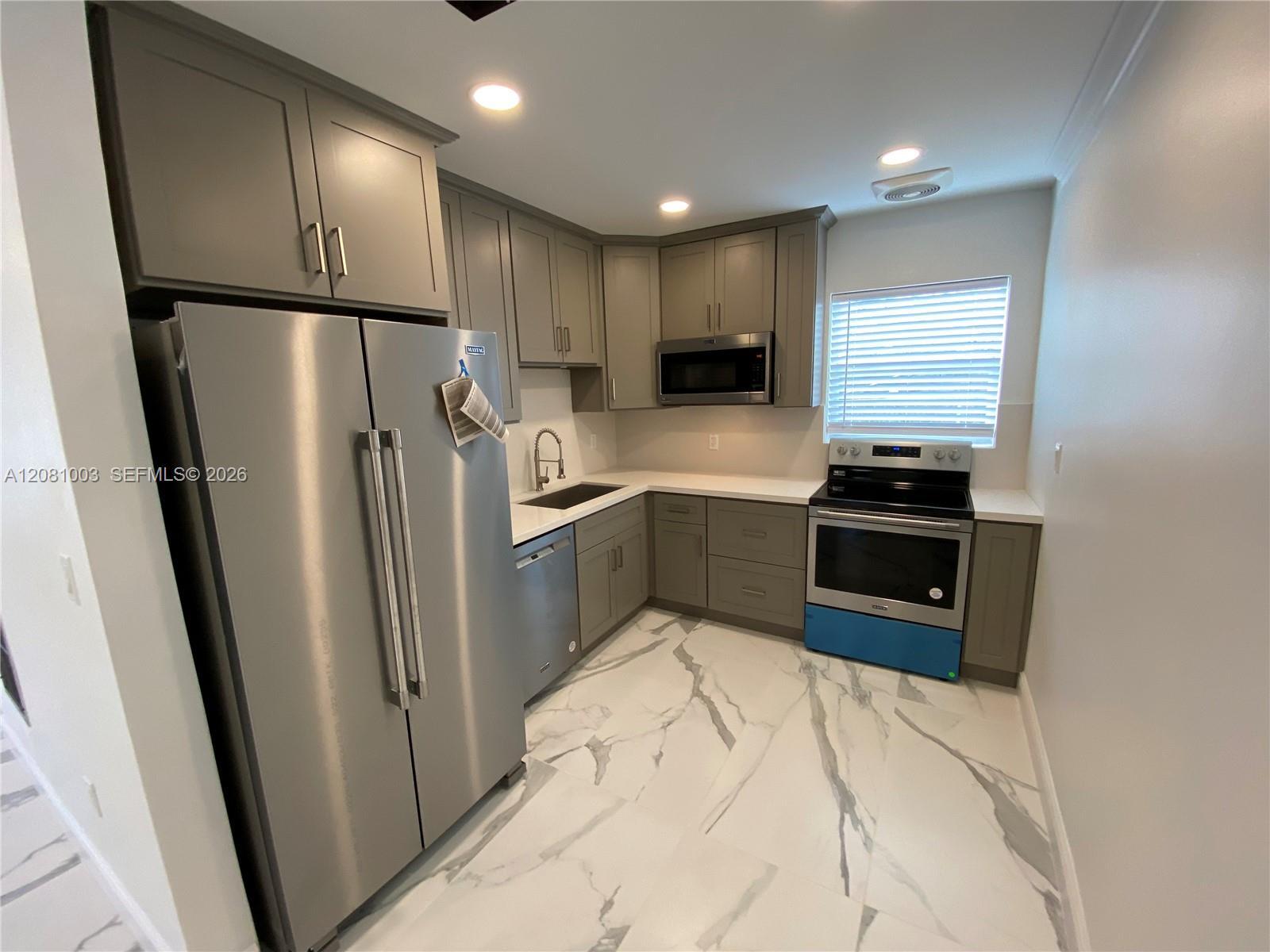 6367 SW 24th St, Miami FL 33155 photo 3
