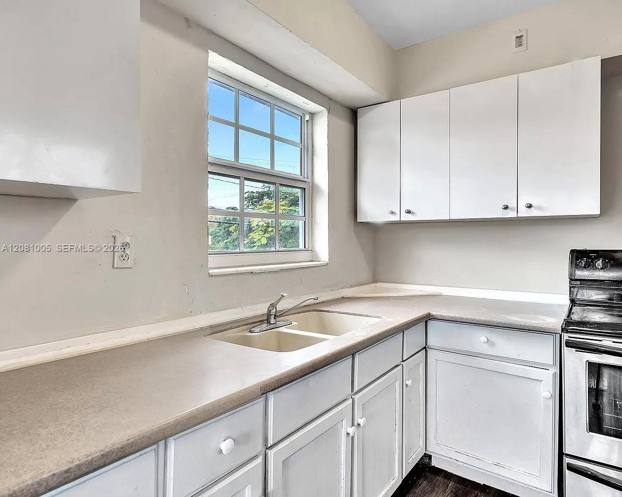 1451 NE 170th St # 201A, North Miami Beach FL 33162 photo 4