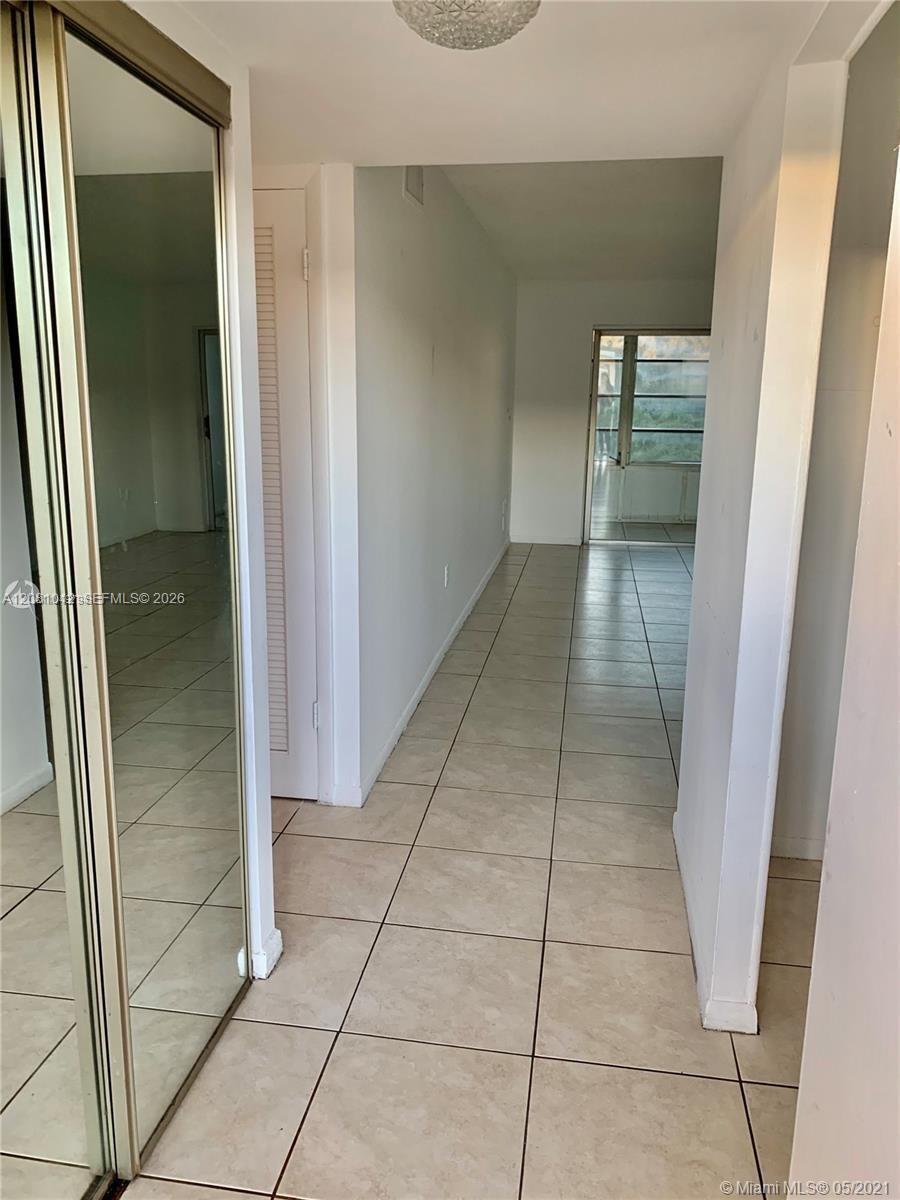 8220 Sunrise Lakes Blvd # 307, Sunrise FL 33322 photo 2
