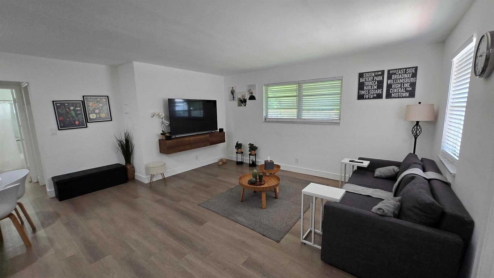 704 NE 8th Street # 5, Hallandale Beach FL 33009 photo 4