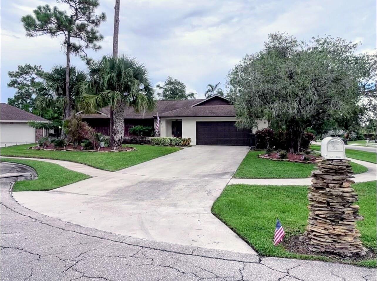 569 DOLLARSPOT Court, Wellington FL 33414 photo 2