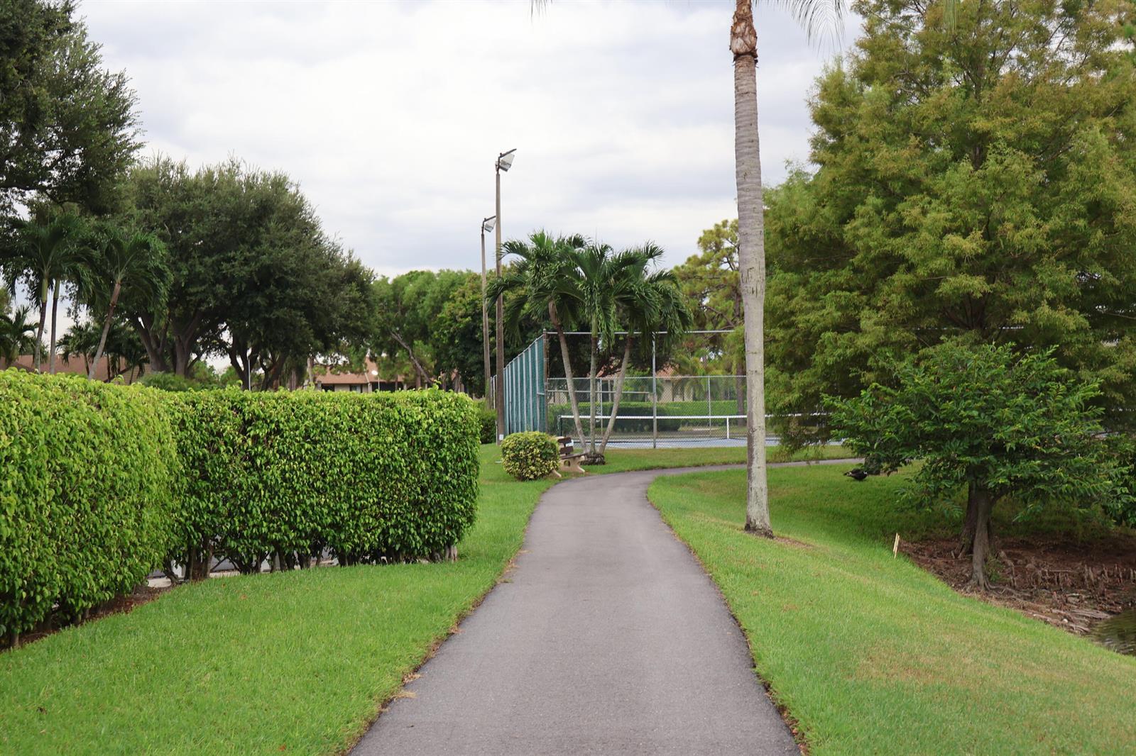 603 Sea Pine Way # H3, FL 33415 photo 2