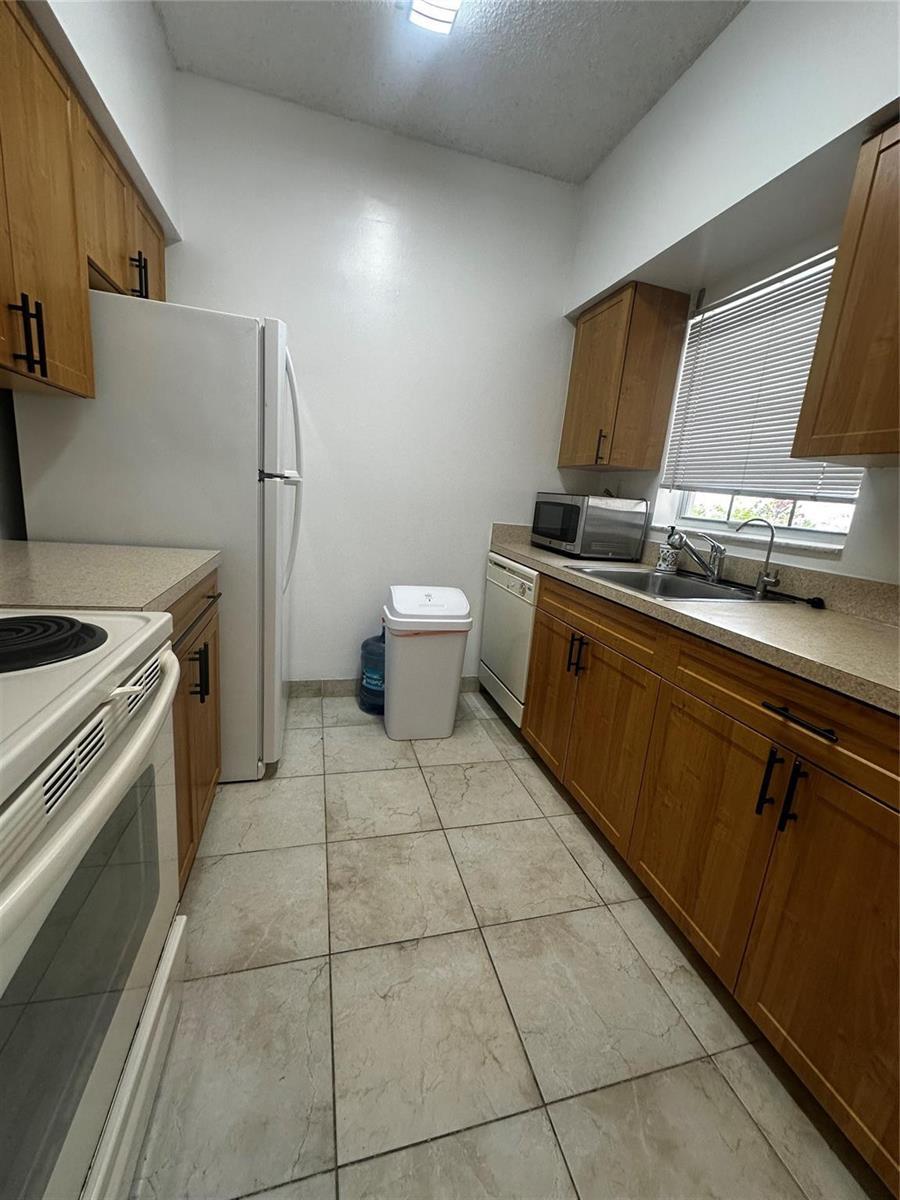 820 CYPRESS PARK Way # I2, Deerfield Beach FL 33064 photo 3