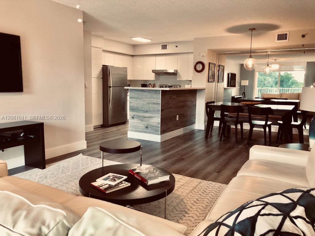 19999 E COUNTRY CLUB DR # 1401, Aventura FL 33180