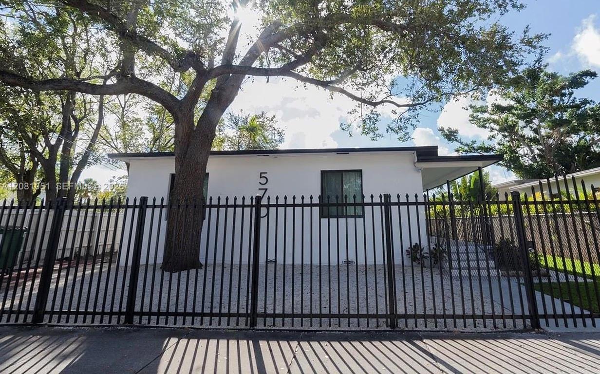 570 NE 69th St # 5, Miami FL 33138