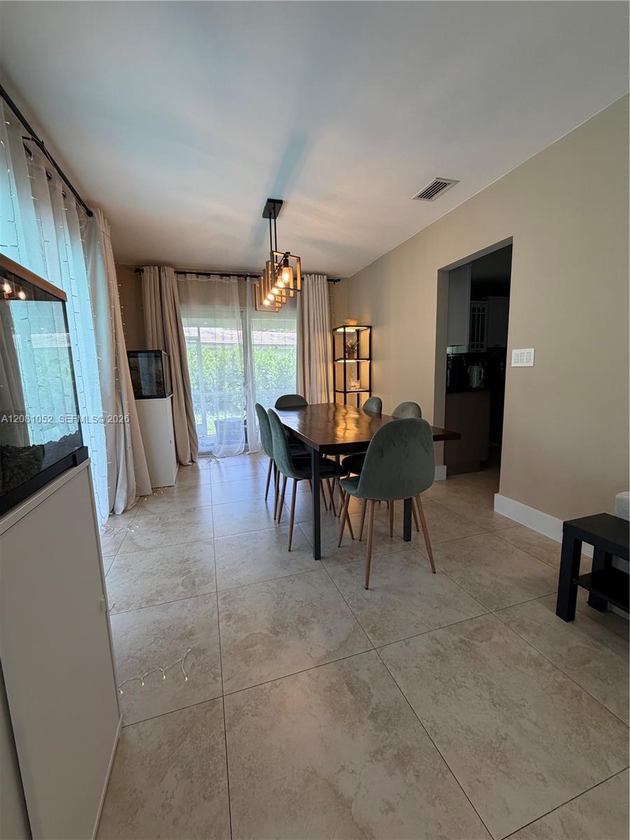 8203 NW 37th St, Coral Springs FL 33065 photo 3