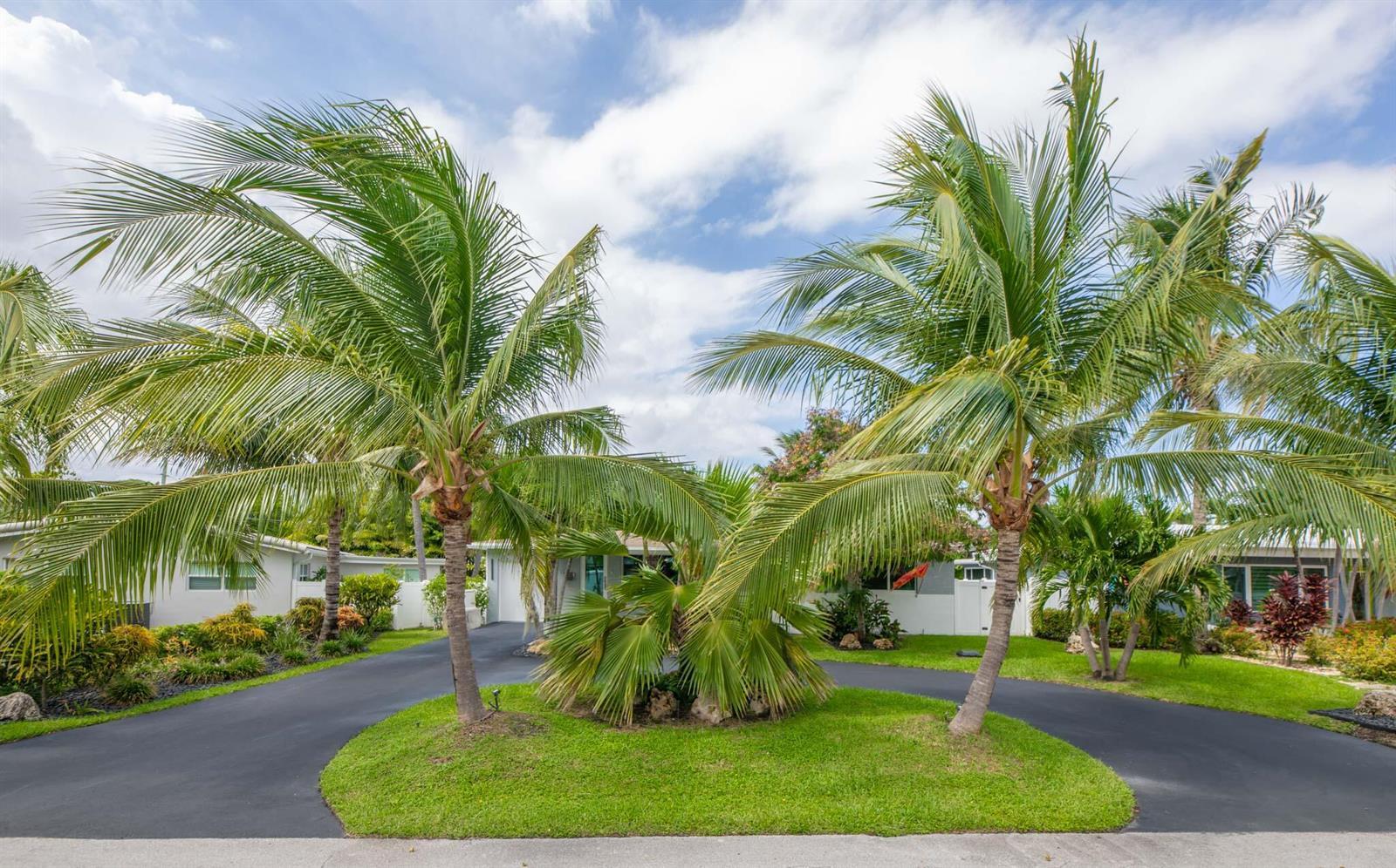 1743 NE 27TH Street, Wilton Manors FL 33334 photo 2