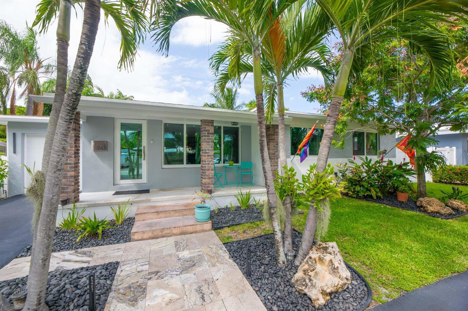 1743 NE 27TH Street, Wilton Manors FL 33334 photo 3
