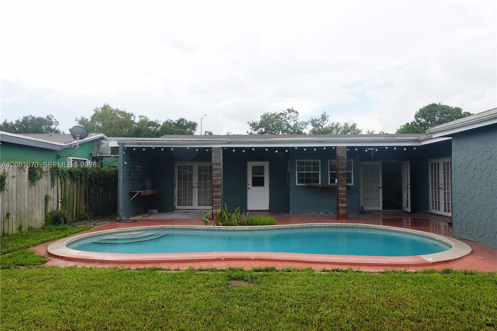 2081 Utopia Dr, Miramar FL 33023 photo 2